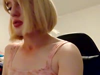 I am always horny I love big hard cock