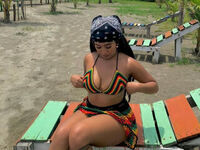 hot cam girl fingering shaved pussy JulietaBeckh