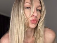 girl showing pussy NicoleHamm