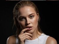 hot cam girl masturbating with vibrator ValyMorgan