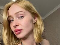 cam girl masturbating with vibrator AdeleAllens