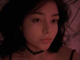 naughty camwhore AlisaGlow