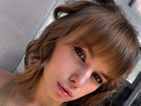 naughty camgirl masturbating with dildo AlmaBrigs