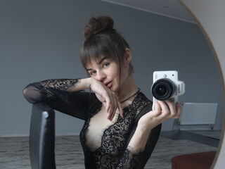 cam girl playing with vibrator AmatuniLilit