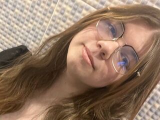 camgirl sexchat AminaBlooms