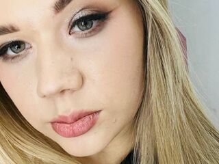 sexy camgirl AminaDigges