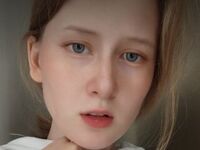 masturbating camgirl AmyCollege