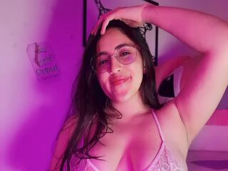 camgirl chatroom AmyVele