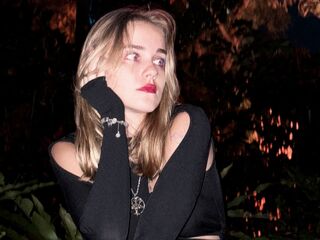 cam girl masturbating with sextoy AnderaCree