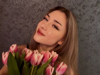 camgirl shaving pussy AngellaMasood