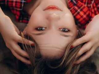 hot naked camgirl AnnAmour