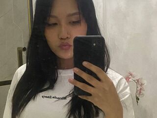 girl fingering bald pussy BerniceMaguire