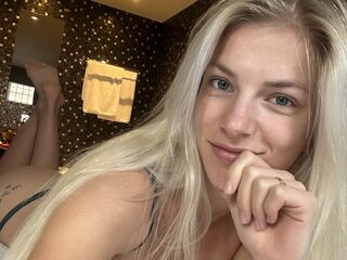 naughty camgirl BlondieBritt