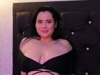 masturbating camgirl CarlaHillton