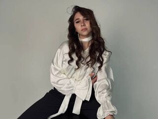 naked camgirl masturbating with vibrator DayleJageman