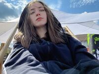 cam girl masturbating with sextoy DelorisAhaus