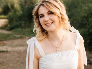 camgirl pic DemetriceAkpan