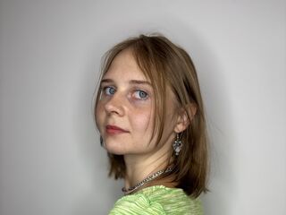 camgirl showing tits DenniseVerso