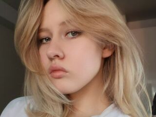 hot cam slut DennyDucote