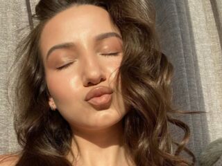 hot cam girl fingering pussy DinaSweeny