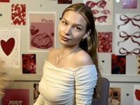 nude webcamgirl DonetteSimple