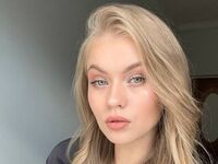 free webcam chatroom ElaraBrooks