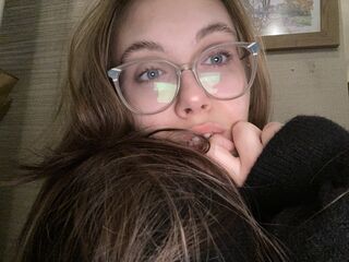 nude webcamgirl EmilyLoven