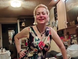 topless webcamgirl ErwinaAmethist