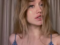 cam girl playing with vibrator FionaPower