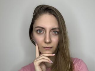 naked girl with webcam masturbating with dildo GenevaAndrode