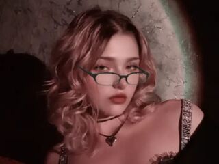cam strip tease GlynisLathon