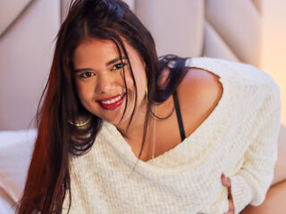 camwhore shaved pussy IvoneSky