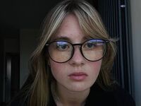 camgirl masturbating with vibrator JacelynAmenta