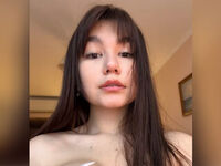 naked camgirl masturbating with dildo JuliaCutee