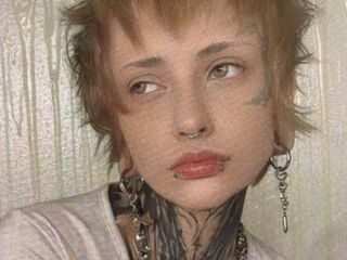 girl shaving pussy JulianeVerdier