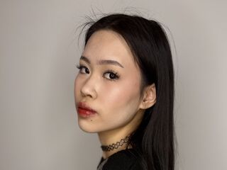cam girl masturbating with vibrator KarleneDaza