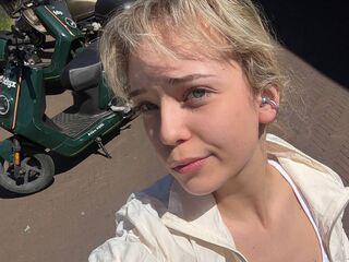 topless webcamgirl KeilaTouchton