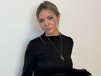 naked girl with webcam masturbating with vibrator KeiraTullier