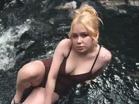 webcam live show KiriWhite