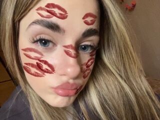 camgirl spreading pussy LatoyaMaccarino