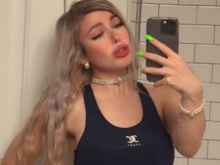 free jasmin livecam LauraTate