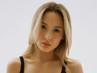 cam girl playing with sextoy LeticiaTso