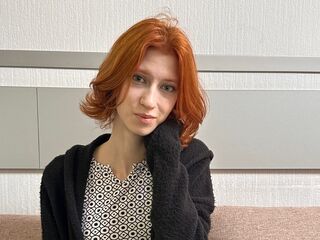 naked girl with webcam fingering pussy LettyAegerter