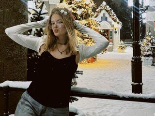 camslut showing tits LizabethGrounds