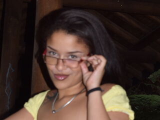 camgirl fingering bald pussy LunaRuselly