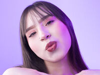 naked girl with cam fingering MadeleynRose