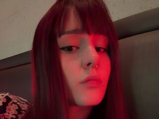 fingering girl webcam picture MaeveLith