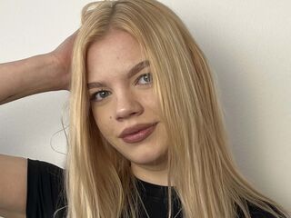 camwhore masturbating with dildo MariaTownsen
