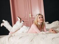 fingering camgirl MilaKlark