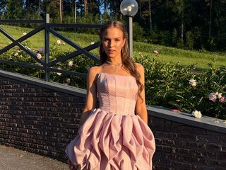 masturbating MirianaFarris